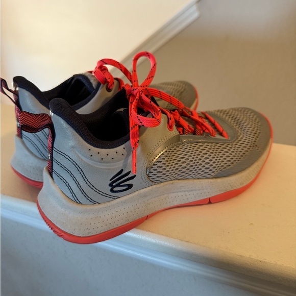 Under Armour Curry GS 3Z6 Big Kids Size 4.5 - Picture 8 of 10